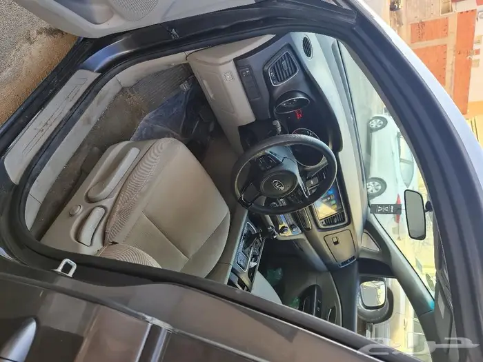 كرنفال نظيف جدا سياره عائليه 6