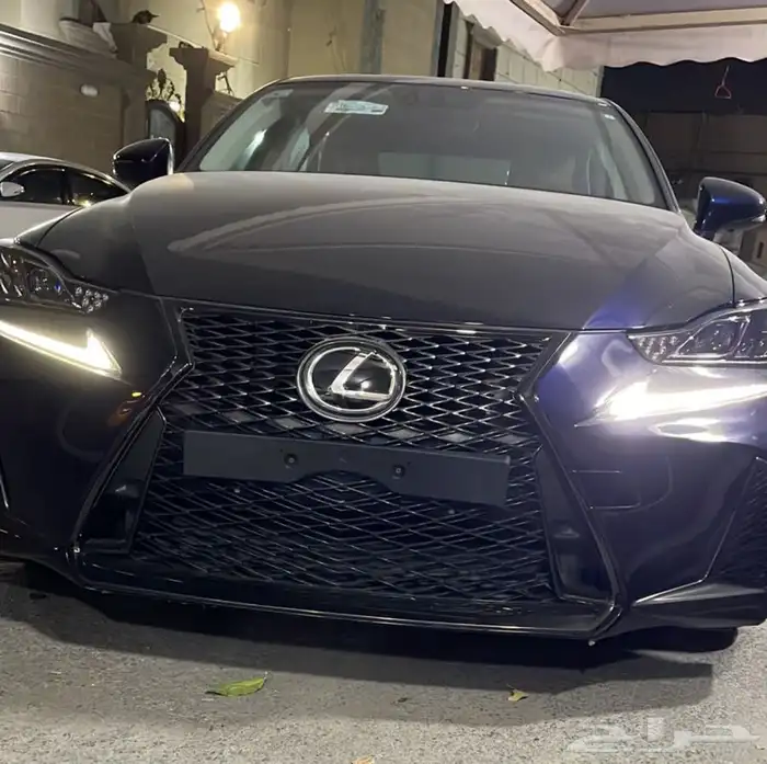 قاعده لوحه طويله ملكيه تركب على اغلب السيارات 0