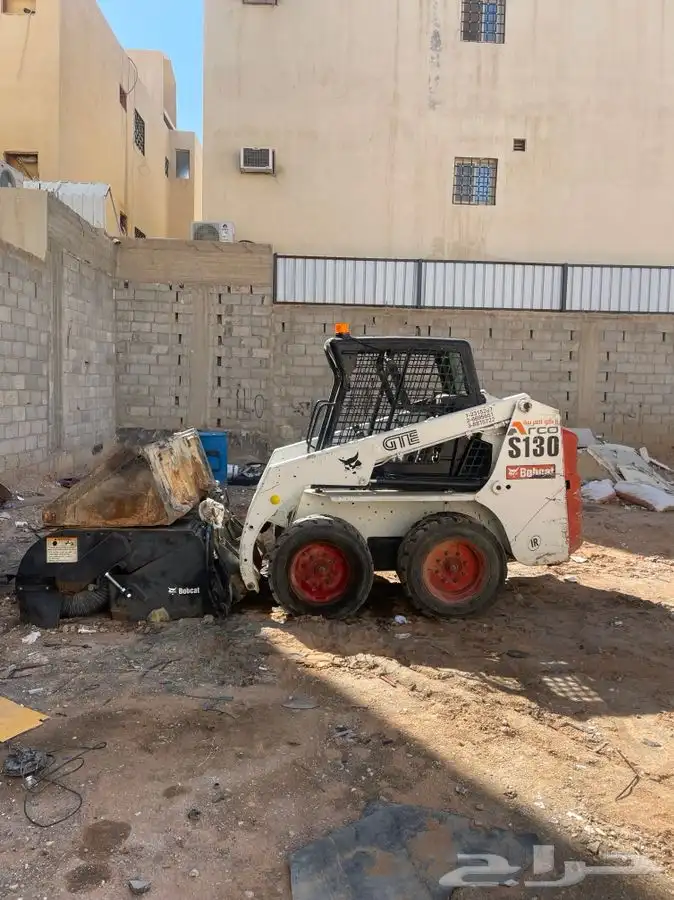 بوبكات جنزير و بكلينات صغيرة وجمع المعدات 47