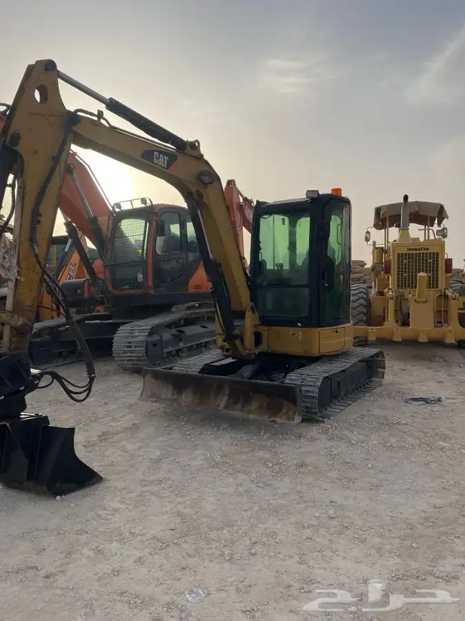 بوبكات جنزير و بكلينات صغيرة وجمع المعدات 23