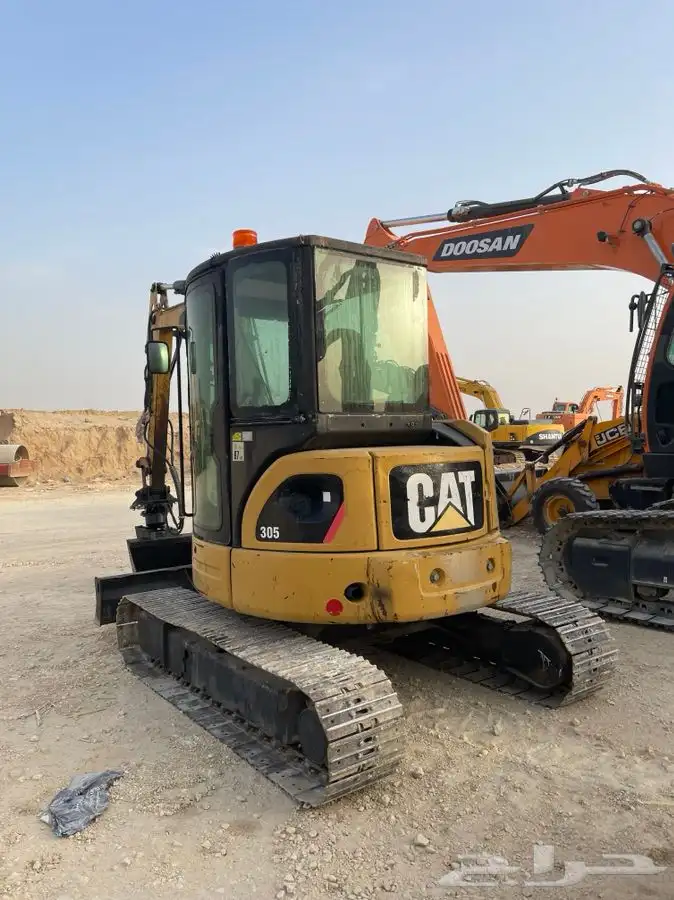 بوبكات جنزير و بكلينات صغيرة وجمع المعدات 24