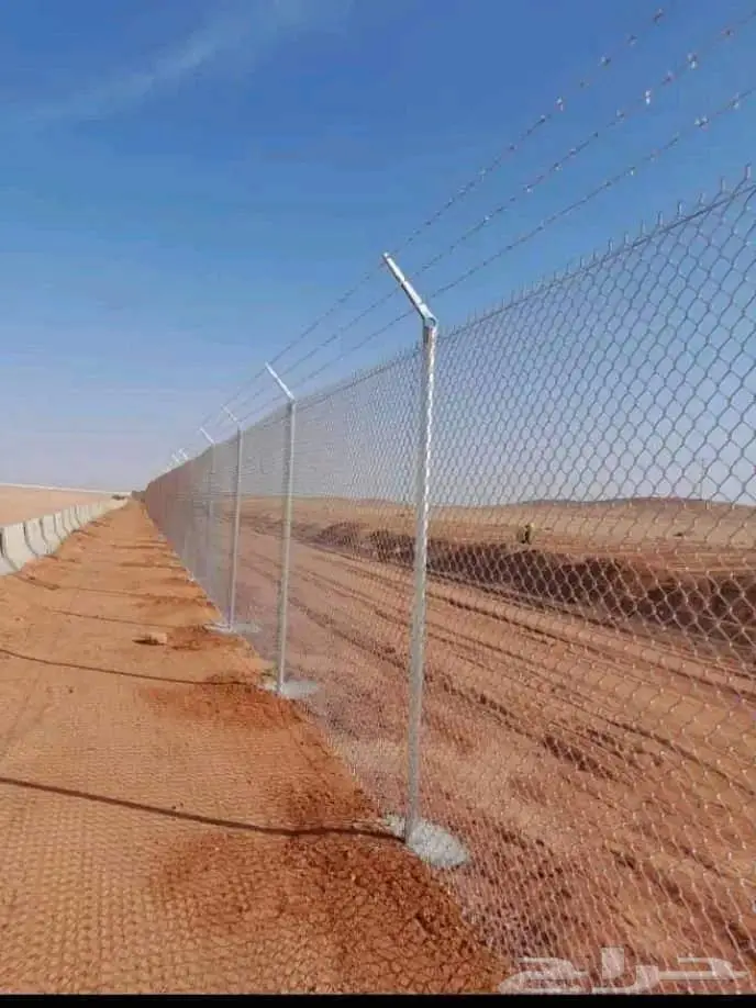 تسوير المزارع والأراضي البيضاء وتركيب المستودعات 3