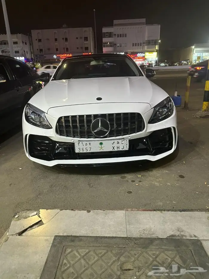 مرسيدس وبي إم دبليو اسأل على عروض افتتاح المركز الجديد 37