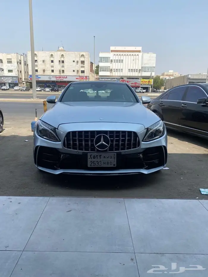 مرسيدس وبي إم دبليو اسأل على عروض افتتاح المركز الجديد 68