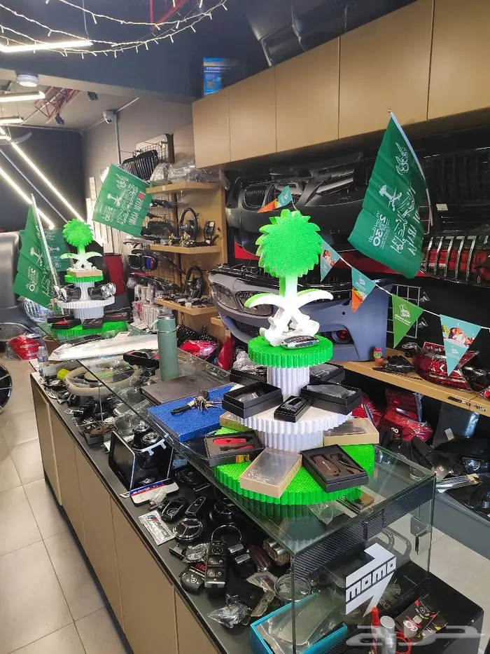 مرسيدس وبي إم دبليو اسأل على عروض افتتاح المركز الجديد 75