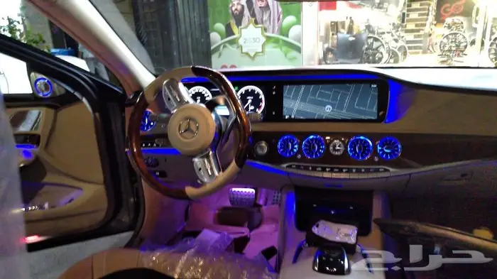 مرسيدس وبي إم دبليو اسأل على عروض افتتاح المركز الجديد 50