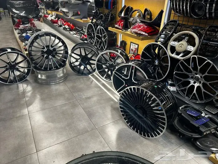 مرسيدس وبي إم دبليو اسأل على عروض افتتاح المركز الجديد 70