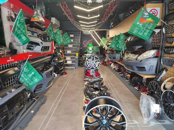 مرسيدس وبي إم دبليو اسأل على عروض افتتاح المركز الجديد 80