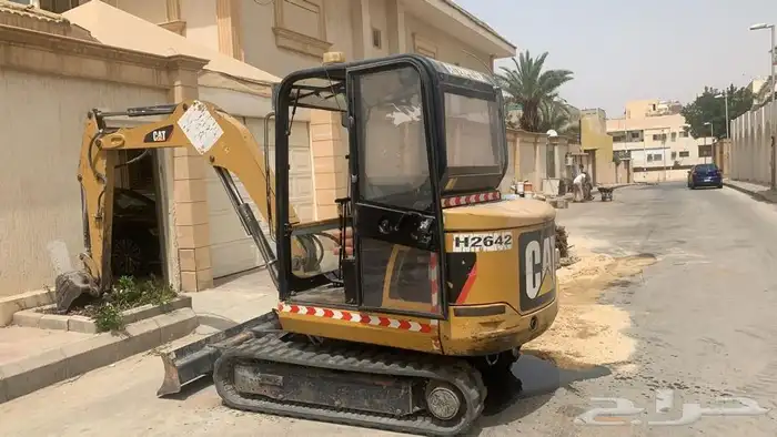 بوبكات جنزير و بكلينات صغيرة وجمع المعدات 35