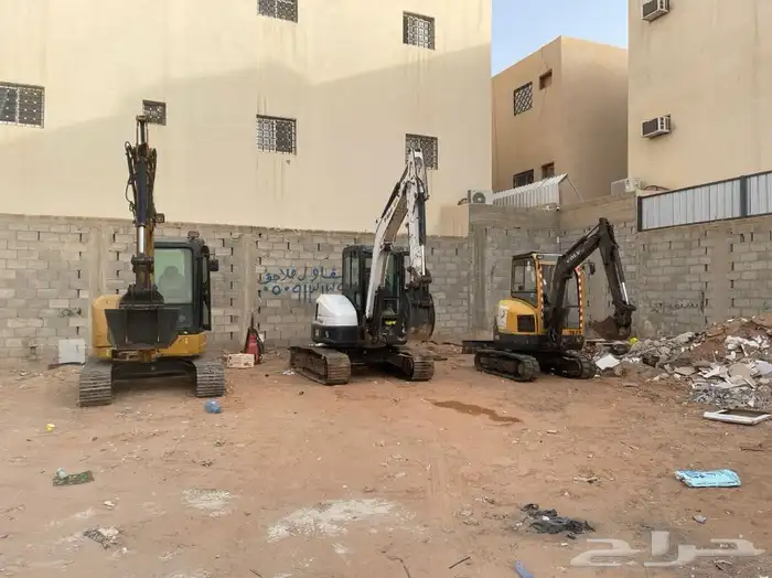 بوبكات جنزير و بكلينات صغيرة وجمع المعدات 10