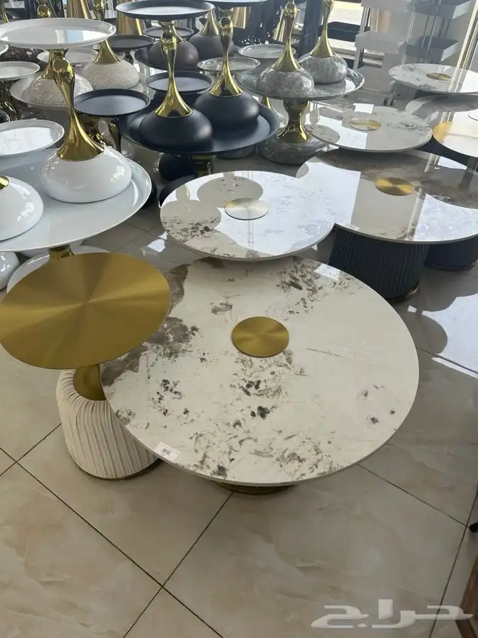 طاولات و كراسي وطاولات خدمة 0