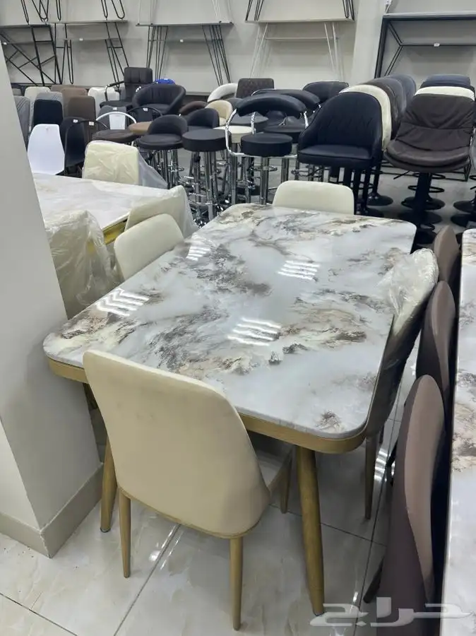 طاولات و كراسي وطاولات خدمة 32