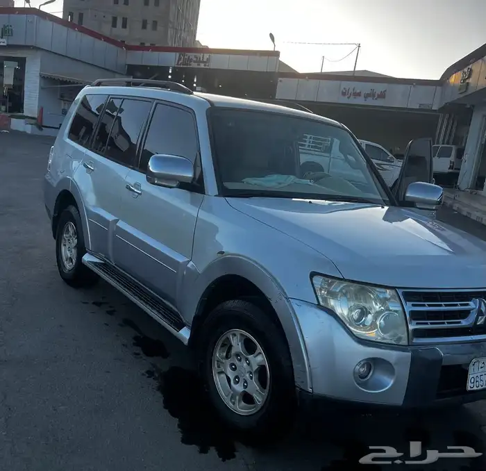 جيب باجيرو موديل 2009 للبيع 0