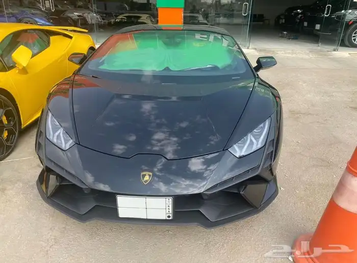 للايجار اليومي لامبورجيني هوراكان سيارة الويكند 2