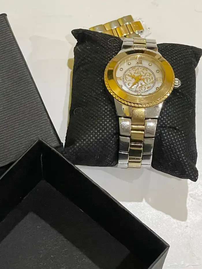 ساعة نسائية نظيفة ( Geneva ) 2