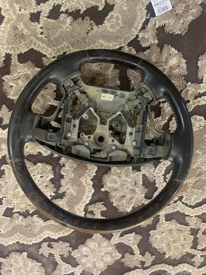 للبيع طاره لمديل 2011 مستخدمه كذلك ديكور قير لمديل 2012 0