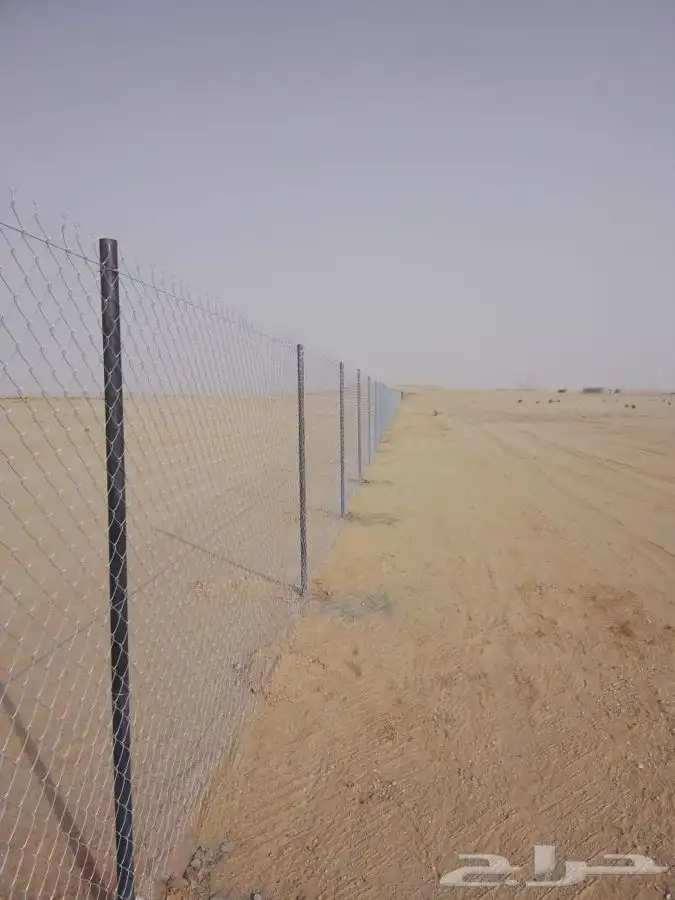 تركيب شبك ملاعب ومزارع قسم السياجات لدى الشركه 77