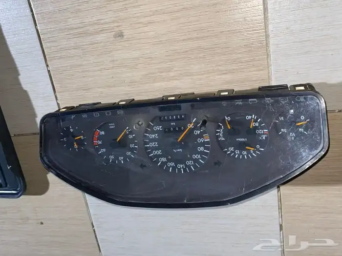 فتحه كرستال مع طبلون مرسيدس شبح من 92الى 97 3