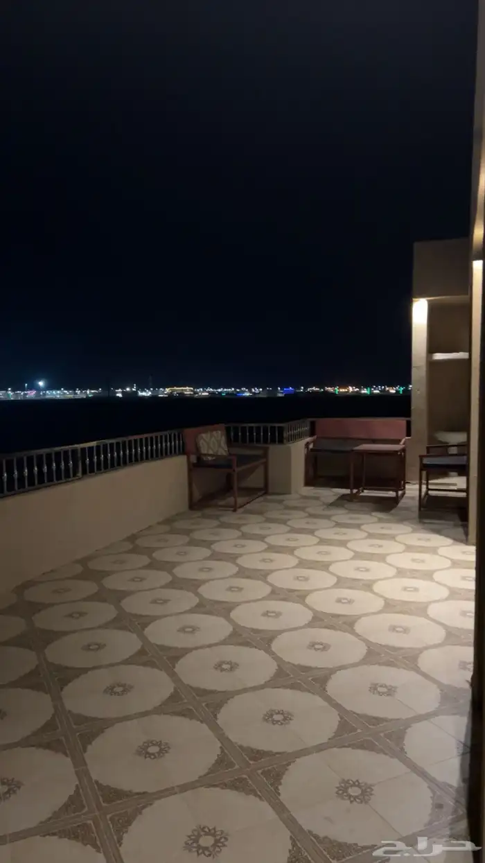 فيلا عقام   للايجار في الرايس 14