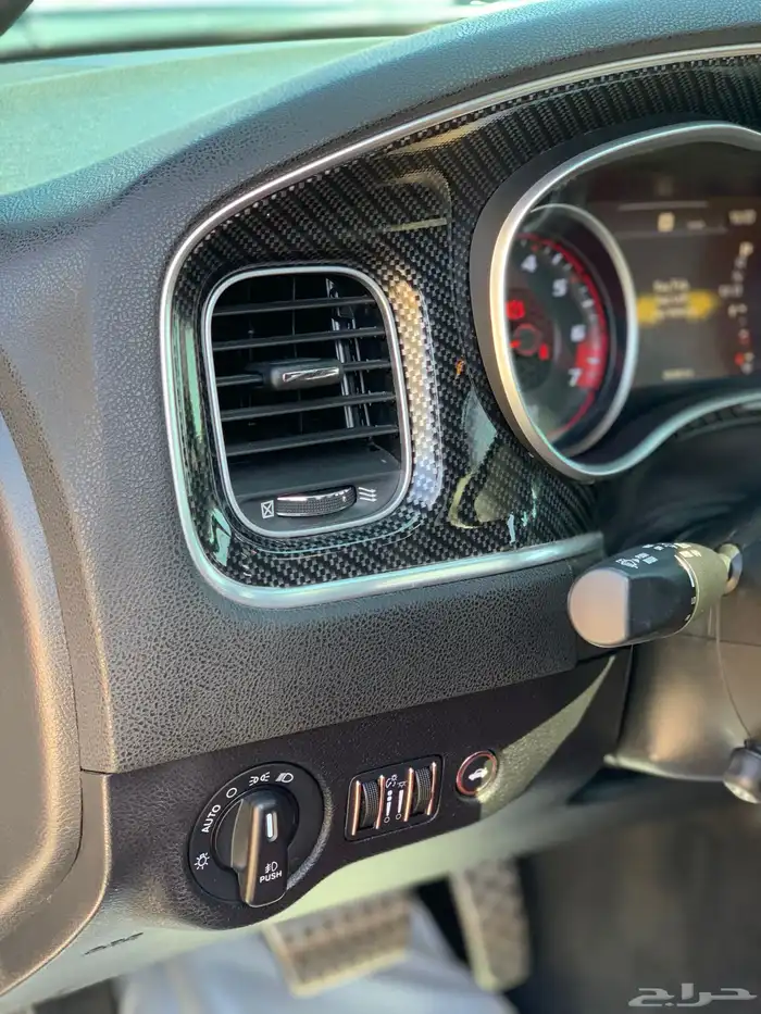 تشارجر SRT 39km ولوحة مميزة 20