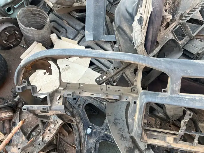 قطع جيب صالون من 97 وتحت بودي وداخليه وظفيره 19