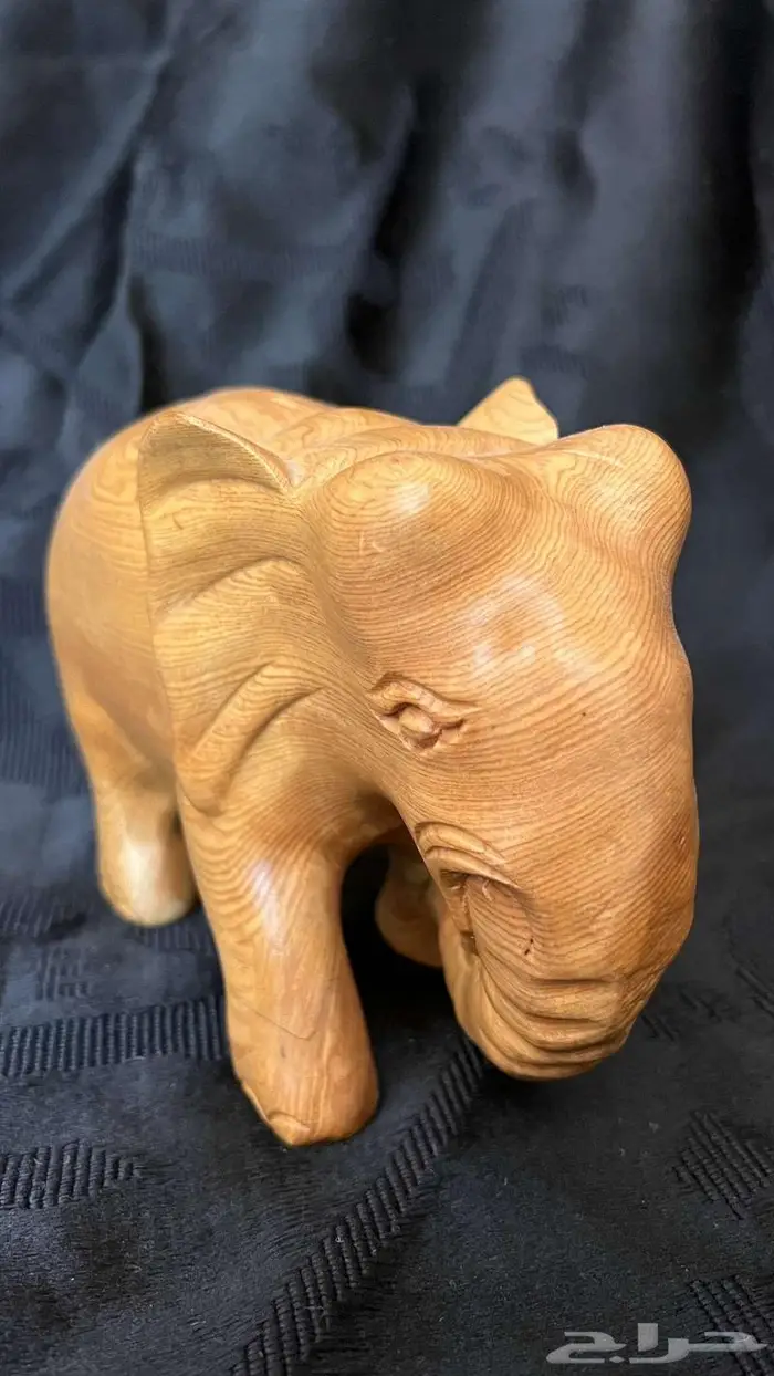 مجسم فيل من الخشب 4