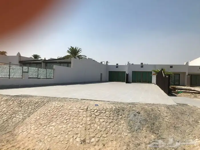 شاليه في منتجع خليج الدانه 1