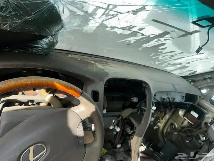 قطع تشليح لكزس Ls430 موديل 2001 4
