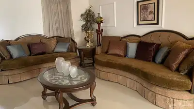 طقم كنبات من هوم سنتر قابل للتفاوض 2