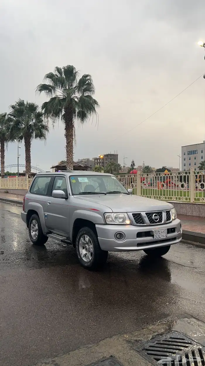 ( مباع ) باترول فضي ربع فل بودي بلد 9