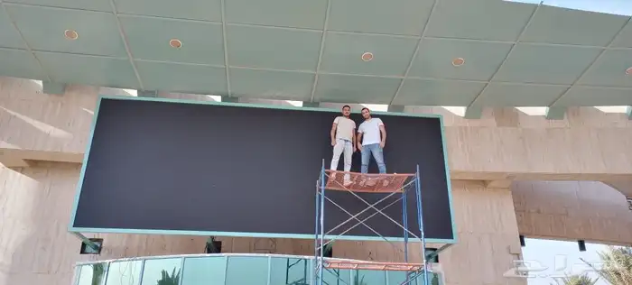 شاشات اعلانية LED 42