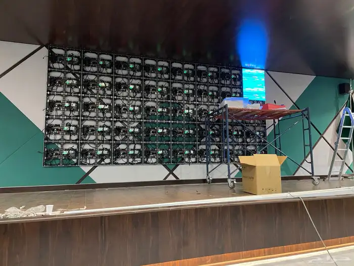 شاشات اعلانية LED 25