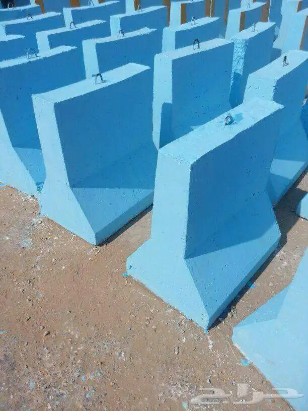 حواجز خرسانية قواعد انارة 10