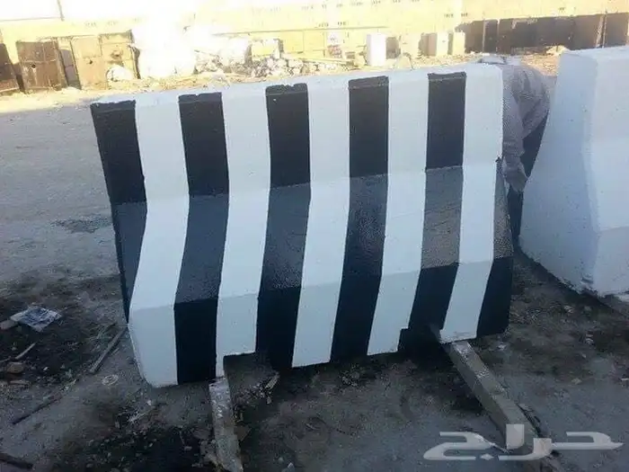 حواجز خرسانية قواعد انارة 12