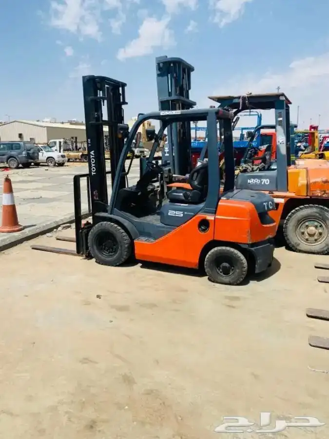 فوركلفت رافعة شوكية للايجار اليومي والشهري تاجير رافعات 23