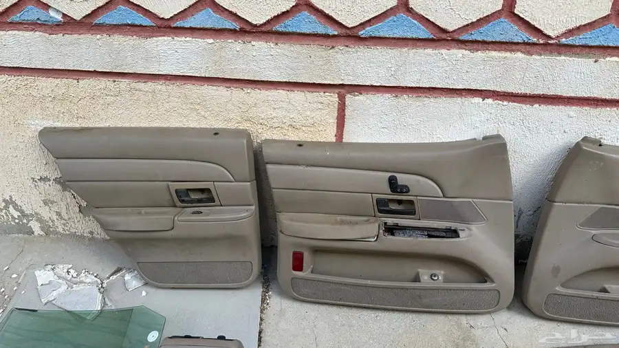 قطع غيار وديكورات فورد فكتوريا 3