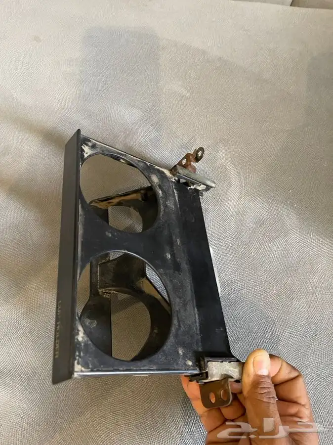 للبيع درج اكواب يركب للهايلكس 89 الى 97 نضيف 6