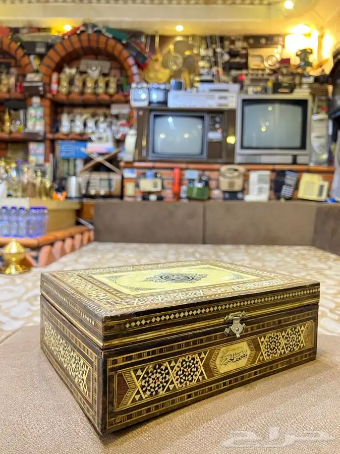 صندوق خشبي مصدف قديم تراث 5