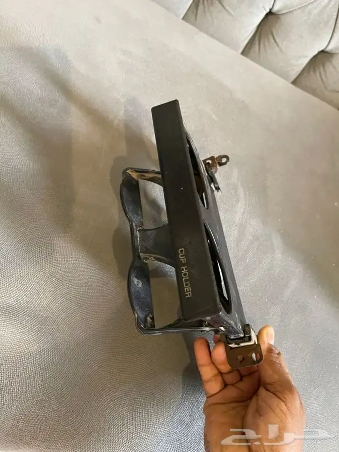 للبيع درج اكواب يركب للهايلكس 89 الى 97 نضيف 7