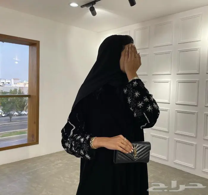 خياط عبايات وجلابيات وفساتين قطاعي وجملة 2