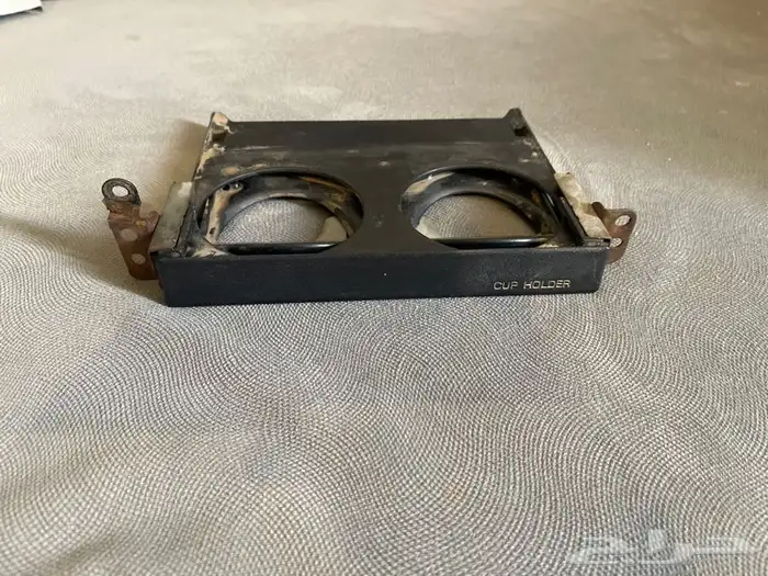 للبيع درج اكواب يركب للهايلكس 89 الى 97 نضيف 0