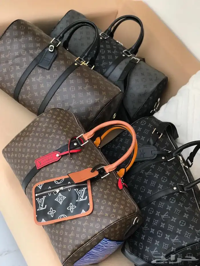 شنط سفر بعرض اليوم الوطني 14