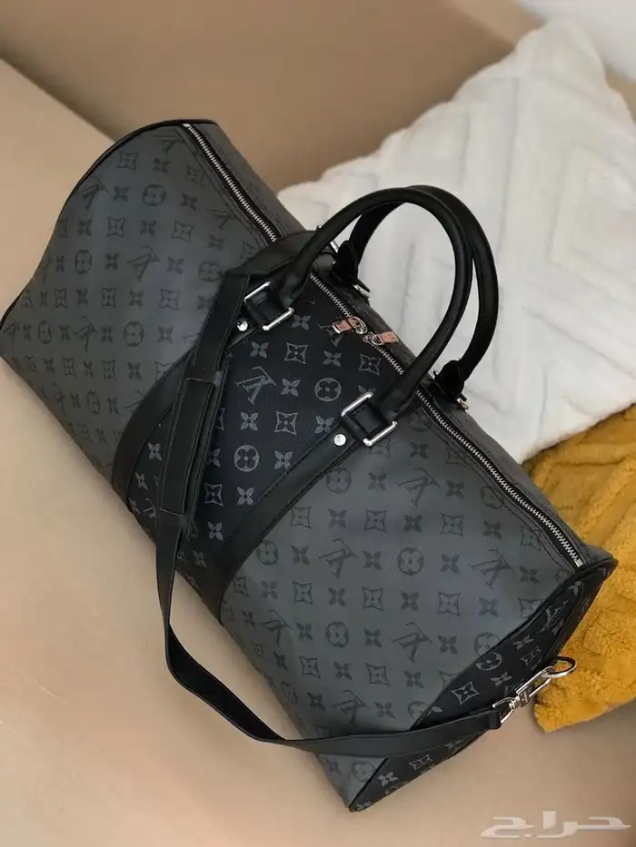 شنط سفر بعرض اليوم الوطني 11