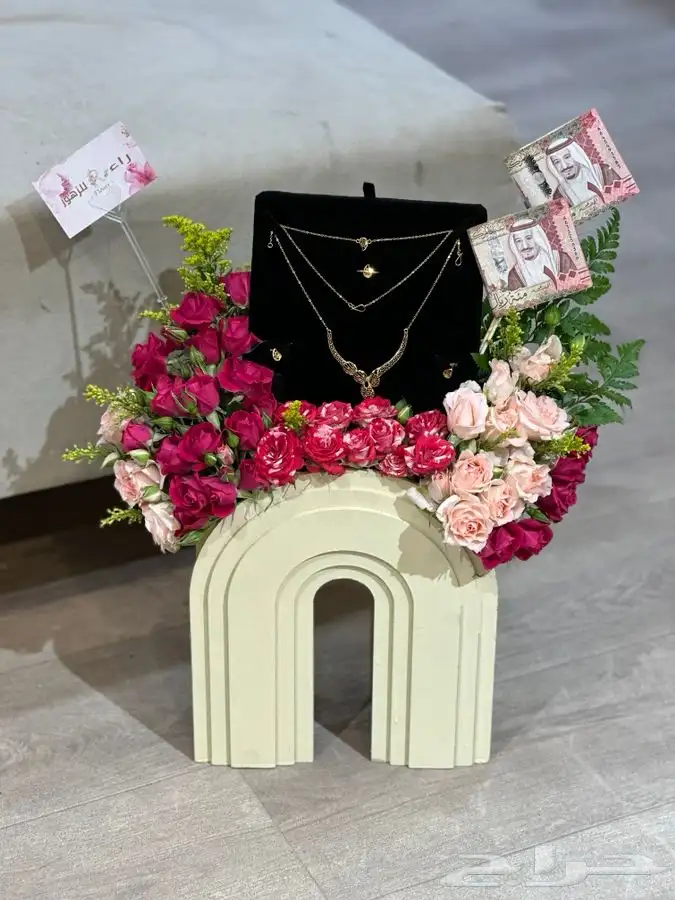 هدايا باقات فازات ورد طبيعي و صناعي هدايا مواليد تخرج ميلاد 14