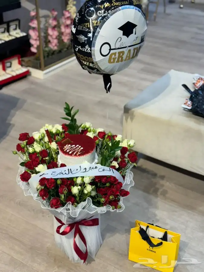 هدايا باقات فازات ورد طبيعي و صناعي هدايا مواليد تخرج ميلاد 10