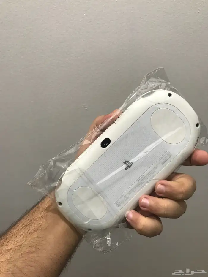 للبيع جهاز سوني فيتا ps vita من شركة بلايستيشن 2