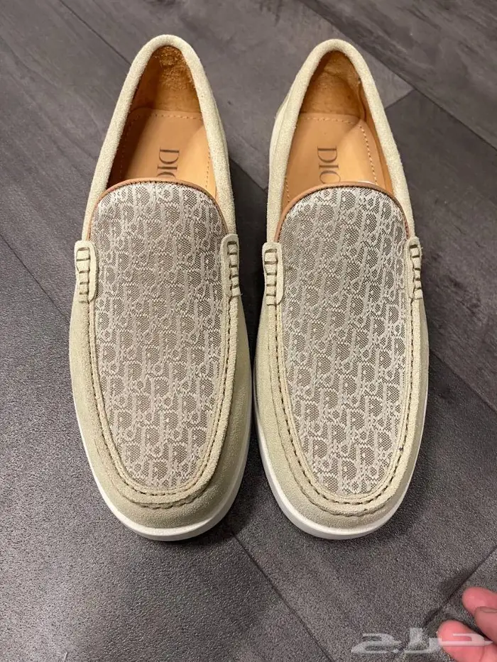 جزمة رسميه برادا 18