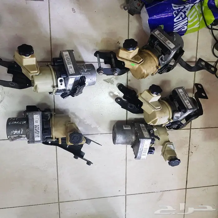 دودة وعلبة دركسيون وتنك بنزين تشارجر كرايزلر جراندشروكي 12