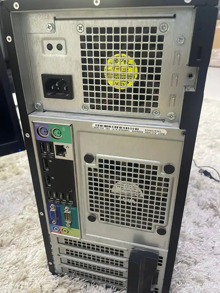 كمبيوتر ديل i7 رام 8جيجا مع 256SSDالسريع جدا شاشة كيبورد كل 2