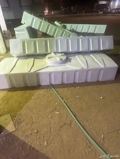 للبيع خزنات ماء مسطحه للكرافانات 0